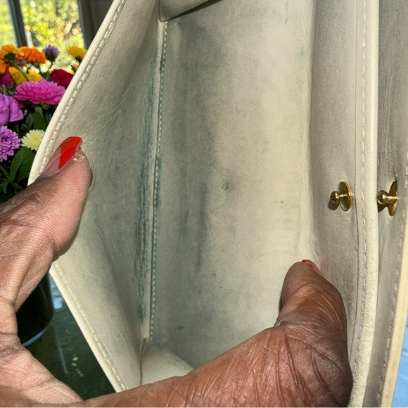 Louis Vuitton Cream Patent Monogram Snap Wallet - Picture 7 of 8